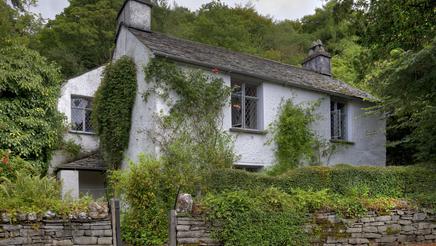 shu-Dove-Cottage-Grasmere-Lake-District-Cumbria-England-152895395-436x246