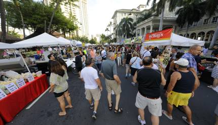 Coincide your visit with the Honolulu street festival held on Kalakaua Avenue