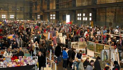 Search for a bargain at IJ-Hallen